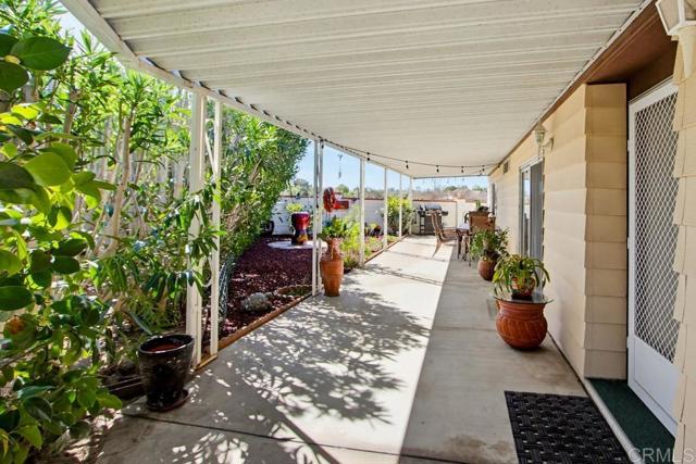 Detail Gallery Image 5 of 45 For 2250 N Broadway #9,  Escondido,  CA 92026 - 2 Beds | 2 Baths