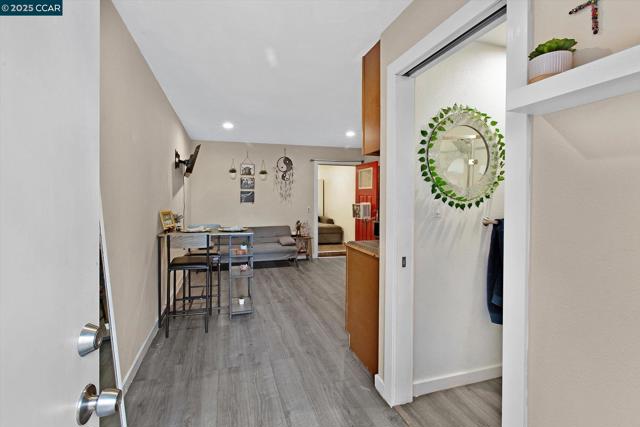 2027 83Rd Ave, Oakland CA: https://media.crmls.org/mediaz/586cad93-c41c-4611-8539-394d700ca4fb.jpg