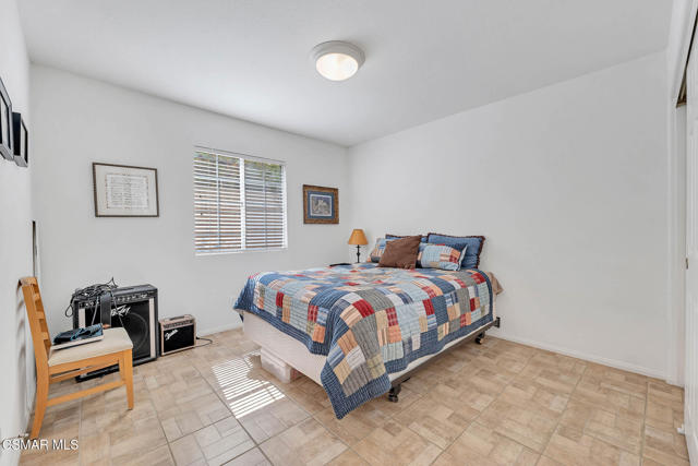 5050 Golden Nugget Way, Oak Park CA: https://media.crmls.org/mediaz/586ce4b2-56a0-4a6a-8c0b-3c02bf706c51.jpg
