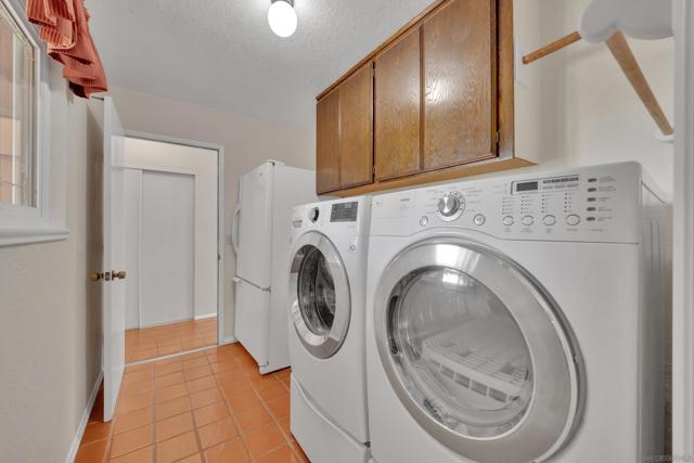 13955 Wanda Way, Jamul CA: https://media.crmls.org/mediaz/586d2272-15cb-4983-9670-93fd48129bed.jpg