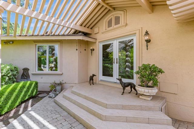 3231 Fieldcrest Drive, Sacramento CA: https://media.crmls.org/mediaz/586d3f7c-c068-4f99-b504-67f3902e1a3f.jpg