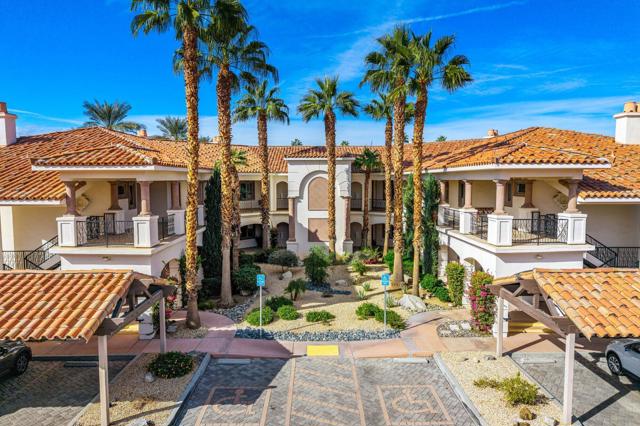 2802 Via Calderia, Palm Desert CA: https://media.crmls.org/mediaz/586d99b5-de73-4f9a-a3d6-1827a2c86539.jpg