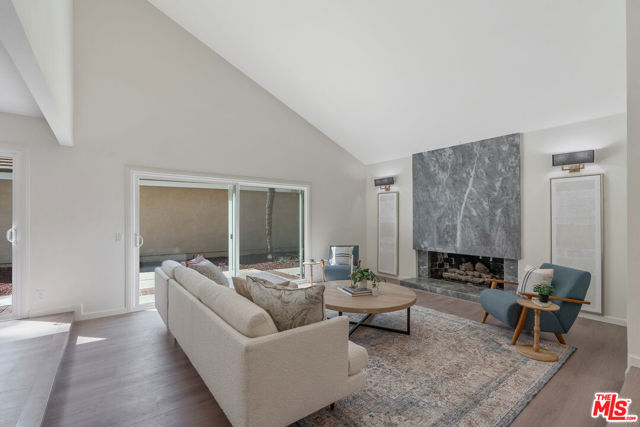19 Rippling, Irvine CA: https://media.crmls.org/mediaz/586dd825-f2f2-4d5d-bcf9-25cd6e4258d2.jpg