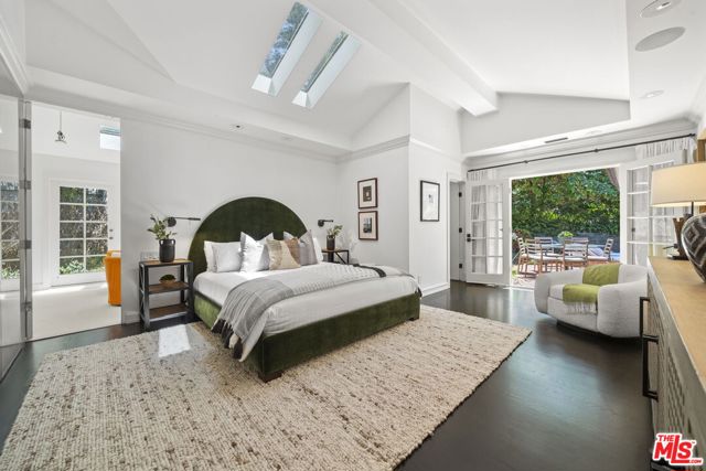 3 Latimer Road, Santa Monica CA: https://media.crmls.org/mediaz/586df805-fd2c-4ad1-9e2b-3ad2a1ce80f0.jpg