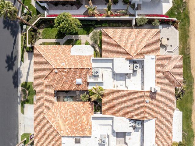 54877 Inverness Way, La Quinta CA: https://media.crmls.org/mediaz/586e4be3-ba70-4ace-bcd8-b0435e4a500b.jpg