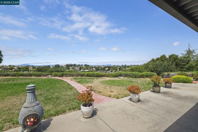 801 Laurel Ct, Rodeo CA: https://media.crmls.org/mediaz/586e63e0-c0ae-4b5c-bc3f-f59430af4895.jpg