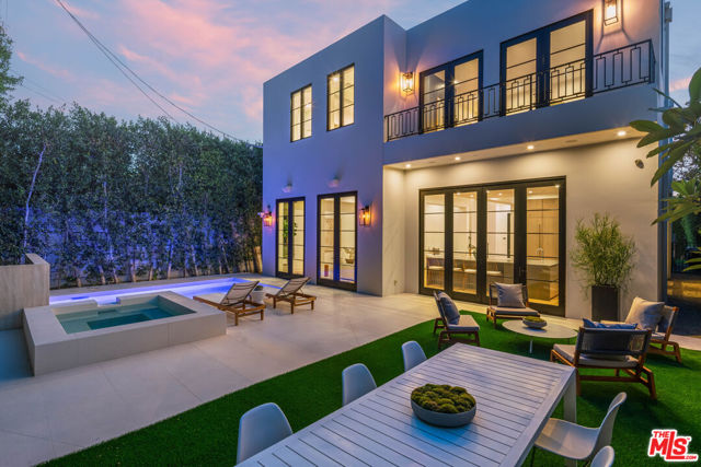636 N Kilkea Drive, Los Angeles CA: https://media.crmls.org/mediaz/586e86a3-5433-495a-a392-8c6e3294597a.jpg