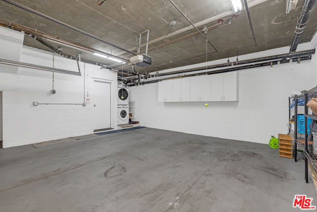 1022 10th Street, Santa Monica CA: https://media.crmls.org/mediaz/586ecba4-3c88-4368-8455-c85714364c59.jpg