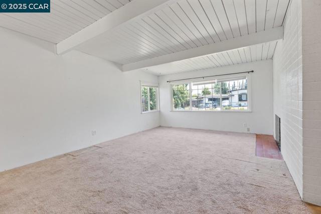 212 Towers Dr, Pacheco CA: https://media.crmls.org/mediaz/586f2c65-e943-4899-862f-6b8d746febfd.jpg