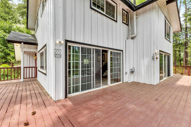 53200 Forest Lake Drive, Idyllwild CA: https://media.crmls.org/mediaz/586f46a2-e194-4623-9190-b832139ed8f8.jpg