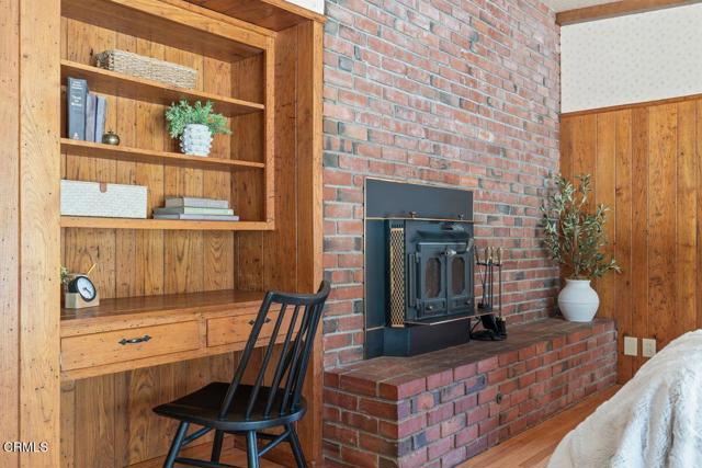 410 Palomares Avenue, Ventura CA: https://media.crmls.org/mediaz/586f8e7b-8dec-479a-b116-e28597a7d54d.jpg