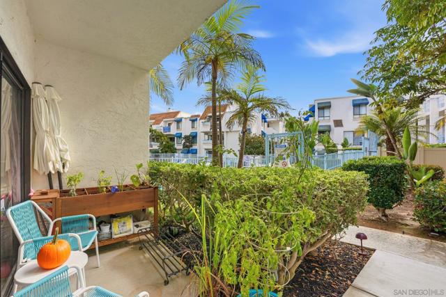 8310 Regents Rd, San Diego CA: https://media.crmls.org/mediaz/586f9170-a5a5-4481-9256-a2f77f94c09d.jpg