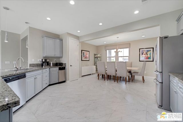 74121 Kingston Court, Palm Desert CA: https://media.crmls.org/mediaz/58706ab3-7f6b-4468-beac-89887881ae77.jpg