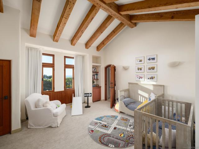 2665 Idle Hour Lane, La Jolla CA: https://media.crmls.org/mediaz/587093ff-1ac5-440c-8496-210584644fae.jpg