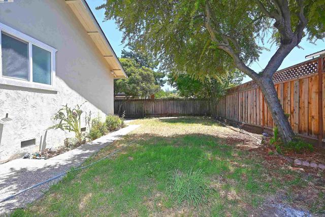 7144 Prince Dr, Dublin CA: https://media.crmls.org/mediaz/5870d7a3-7da4-4880-8188-060fd7a37acc.jpg