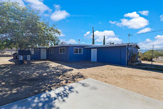 7517 Alaba Avenue, Yucca Valley CA: https://media.crmls.org/mediaz/5870fbc3-6367-40e6-b29e-620664dfa6f3.jpg