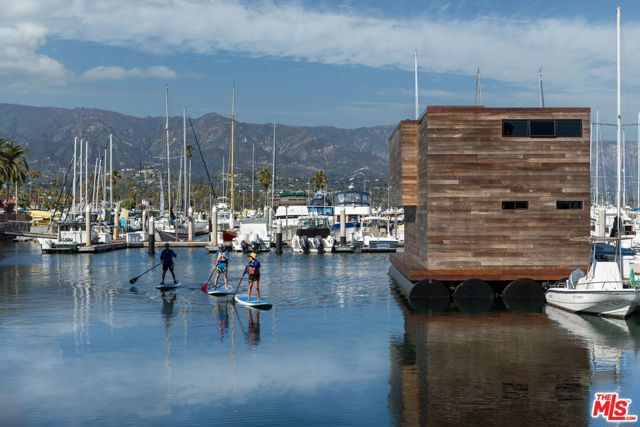 0 Santa Barbara Harbor, Marina 3c, Slip St-13, Santa Barbara CA: https://media.crmls.org/mediaz/5872e420-6fdf-4f6e-a270-2cdf584d4ddf.jpg