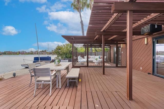 707 Santa Cruz Lane, Foster City CA: https://media.crmls.org/mediaz/587405b9-ce95-466c-970c-1a2093656984.jpg