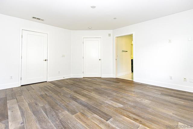 2400 Torrey Pines Rd, La Jolla CA: https://media.crmls.org/mediaz/58741aa0-cc5a-4ebf-858c-1631e1676d02.jpg