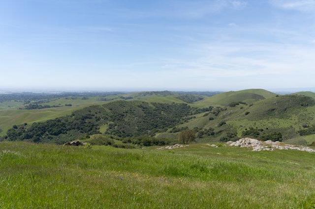 100 Old Stage Rd, San Juan Bautista CA: https://media.crmls.org/mediaz/587469ff-eef7-4cc4-aeb1-1d2999d8fec9.jpg