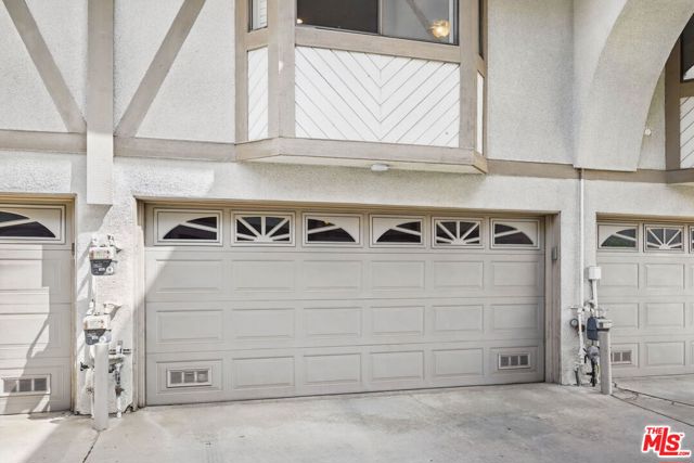 10229 Variel Avenue, Chatsworth CA: https://media.crmls.org/mediaz/58747a85-1dc4-406c-a3b2-82797d874884.jpg