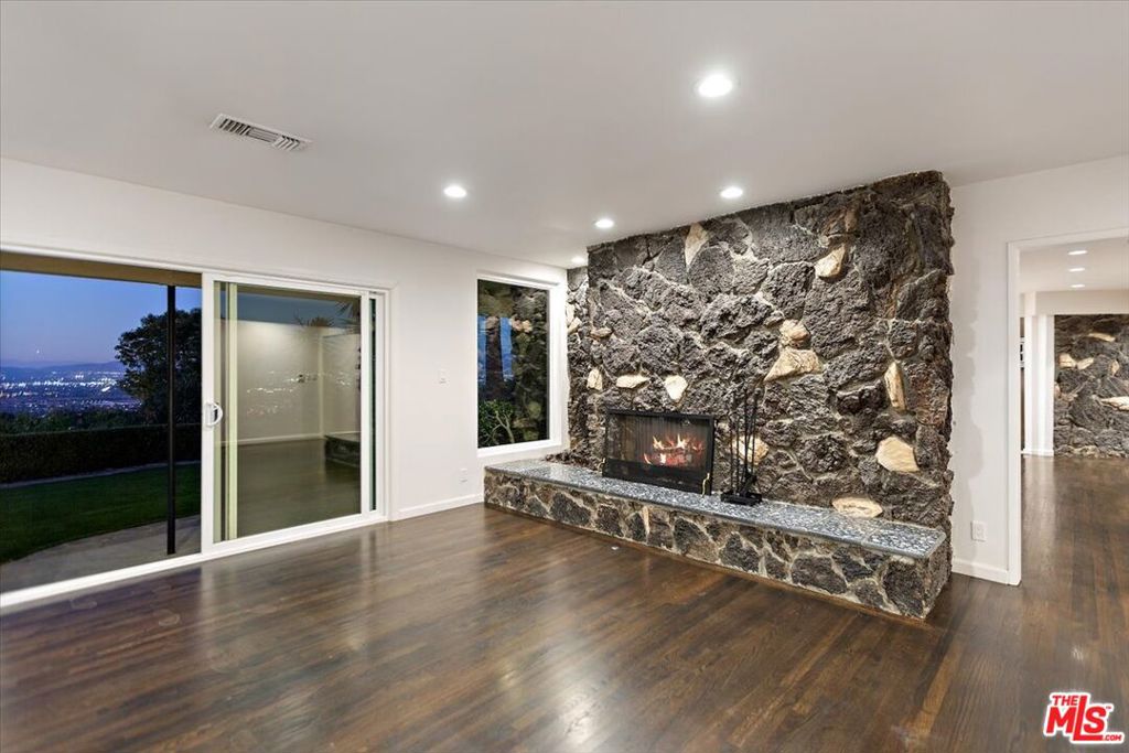 15451 Longbow DriveSherman Oaks img 52
