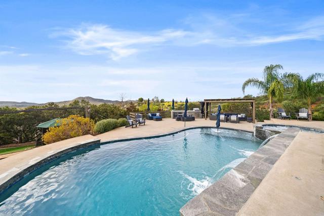 Detail Gallery Image 5 of 75 For 14546 Highcrest Ct, Poway,  CA 92064 - 5 Beds | 4/1 Baths