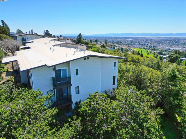 19100 Crest Ave, Castro Valley CA: https://media.crmls.org/mediaz/587551ad-4a65-4ad4-b27a-f513f5a39101.jpg