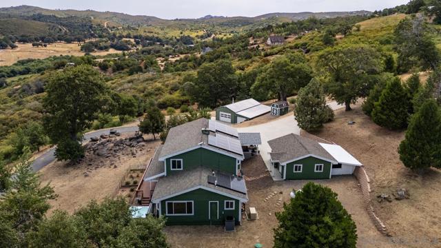 16690 Iron Springs Rd, Julian CA: https://media.crmls.org/mediaz/58762219-b197-4289-a382-13c7a5efe17a.jpg