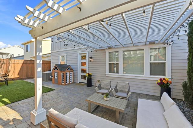 17725 Calle Mazatan, Morgan Hill CA: https://media.crmls.org/mediaz/58762294-e6eb-411d-9119-2c25cb6fb09b.jpg