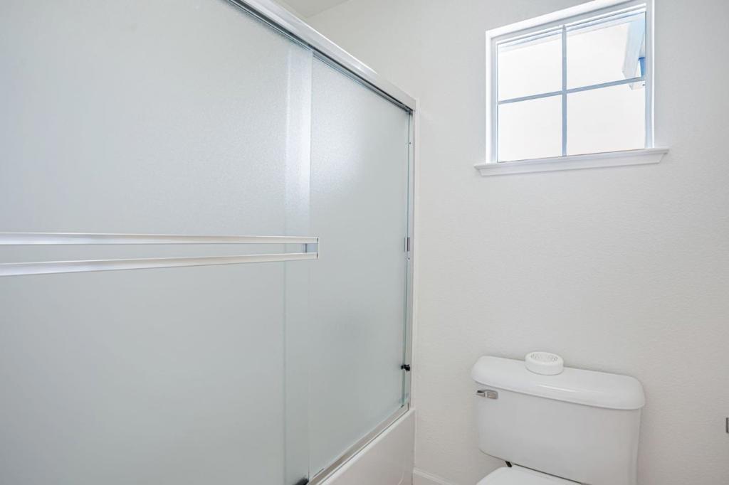 https://media.crmls.org/mediaz/587667b8-81a3-4772-8a05-1e2c47d1a221.jpg?preset=X-Large