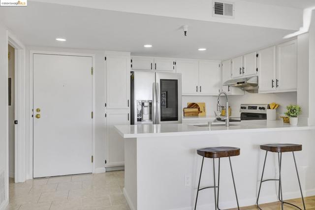 Image 10 of 59 For 545 Pierce St  2112