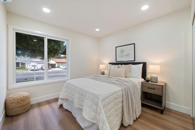 31314 San Andreas Dr, Union City CA: https://media.crmls.org/mediaz/5876edbd-85f2-48a1-861c-5945bd59d9d8.jpg