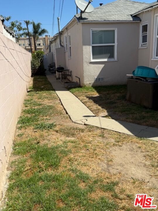 1300 W 218th Street, Torrance CA: https://media.crmls.org/mediaz/58785ac8-a6a1-4383-b2be-3014aa5b5fa8.jpg