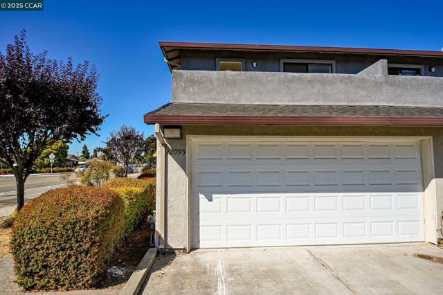 22095 Betlen Way, Hayward CA: https://media.crmls.org/mediaz/58789d2d-032b-4260-bbb6-ffbfb3178cce.jpg