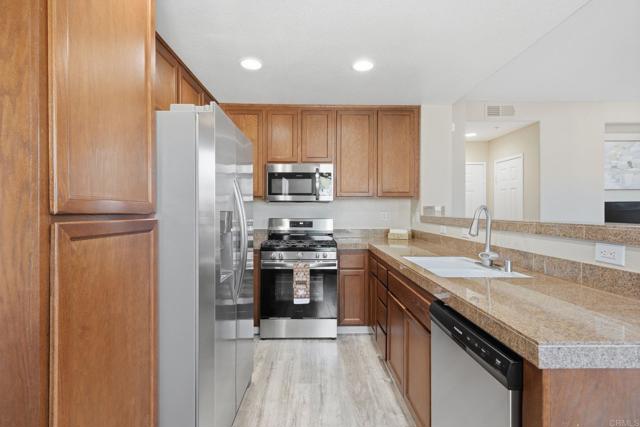 1241 Santa Cora Ave, Chula Vista CA: https://media.crmls.org/mediaz/5878df0d-4ece-40d2-8801-026d4cad52d0.jpg