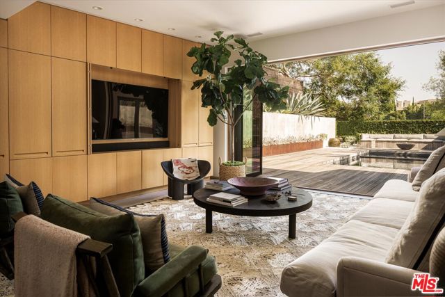 8466 Brier Drive, Los Angeles CA: https://media.crmls.org/mediaz/58797adc-9a28-4e2f-95eb-4685c95f22a6.jpg