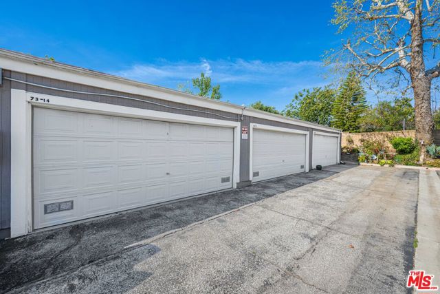 12573 Bradley Avenue, 14 photo 9