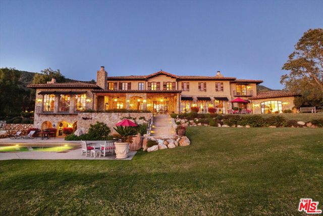 1915 Monte Alegre Drive, Carpinteria CA: https://media.crmls.org/mediaz/587aa5a6-9ef9-4cf5-a579-0301da3c15e8.jpg