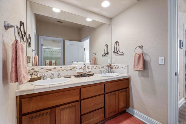 Detail Gallery Image 31 of 60 For 10204 Mount Olympus Valley Rd Rd, Fallbrook,  CA 92028 - 3 Beds | 2/1 Baths