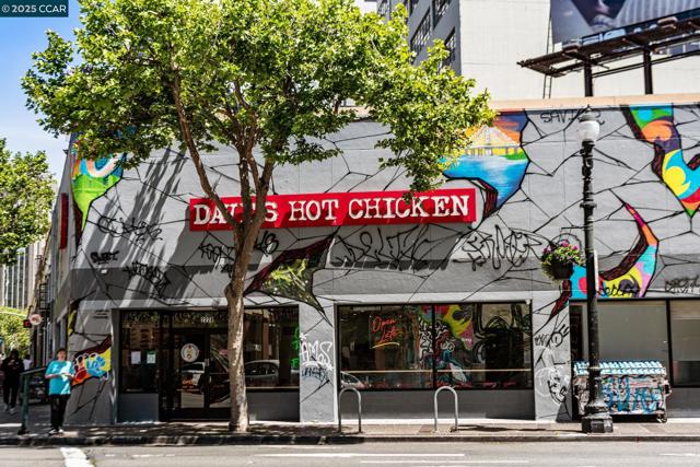438 W Grand Ave, Oakland CA: https://media.crmls.org/mediaz/587b16e2-5014-4b4b-a0d6-095bfae70351.jpg