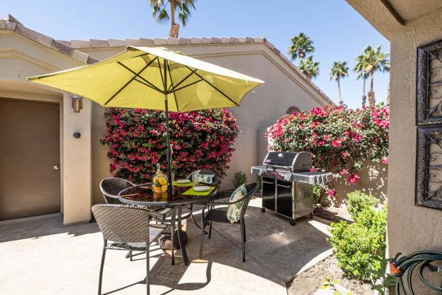 39432 Narcissus Way, Palm Desert CA: https://media.crmls.org/mediaz/587b57f2-df37-49f5-891e-170b8d4719f9.jpg