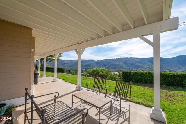 11300 Highridge Court, Camarillo CA: https://media.crmls.org/mediaz/587b5c11-ed1e-4452-85e4-c89ce05aba85.jpg