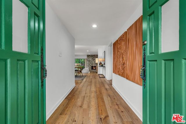 12243 Kling Street photo 3