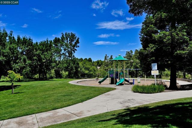 125 Coriander Ct, San Ramon CA: https://media.crmls.org/mediaz/587c5be1-ee2b-4584-82d8-fca1642952f0.jpg