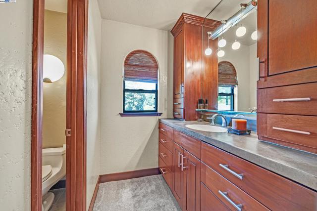 141 Ray St, Pleasanton CA: https://media.crmls.org/mediaz/587c5d78-5b27-4e77-baa5-8ff67b841ae8.jpg