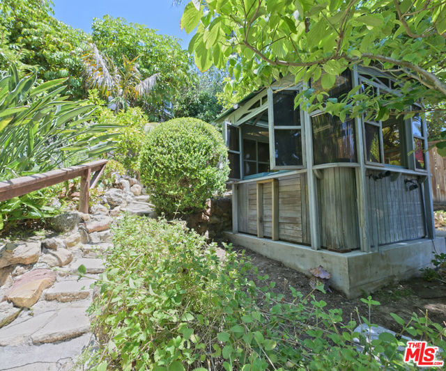 2228 Vista Del Mar Place, Los Angeles CA: https://media.crmls.org/mediaz/587dc6d2-6fd7-4df0-8653-6bcf0ee59a43.jpg
