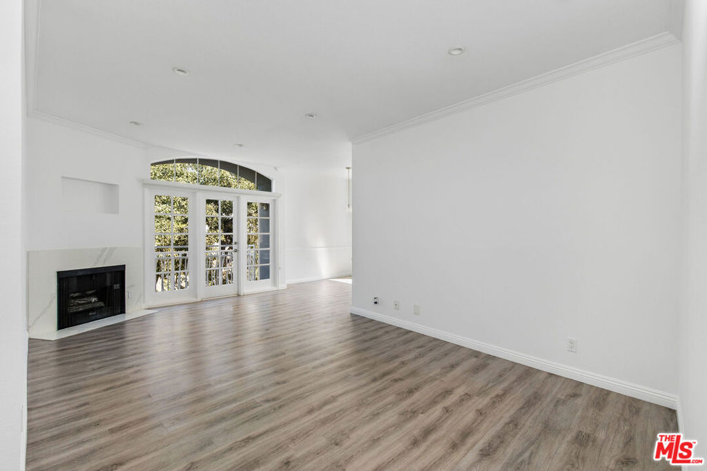 9800 Vidor Drive #303