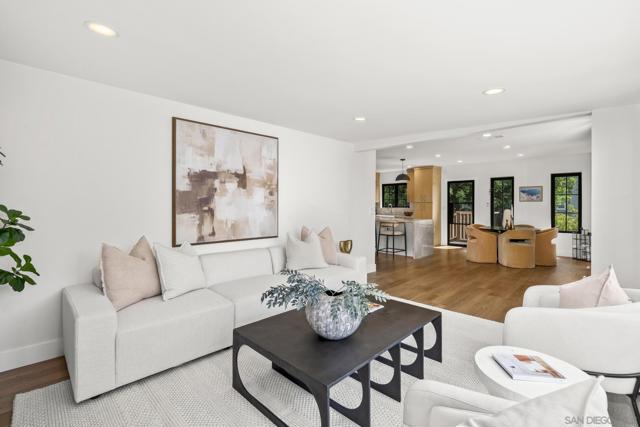 375 E Avenue, Coronado CA: https://media.crmls.org/mediaz/587f5942-402b-49a6-af0e-63db63309b98.jpg