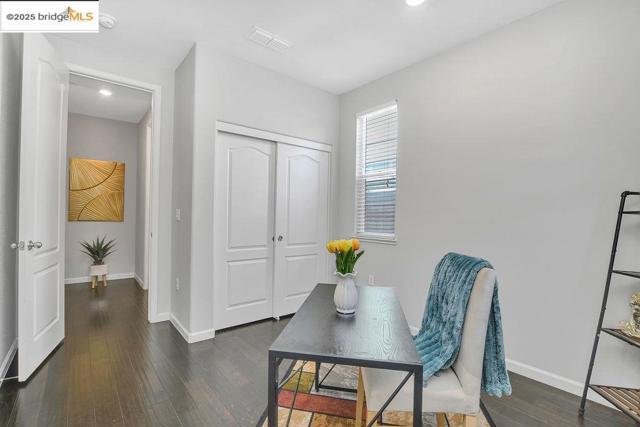 89 Baird Cir, Brentwood CA: https://media.crmls.org/mediaz/587f9558-36a0-4179-be91-9eb1a570ce3f.jpg